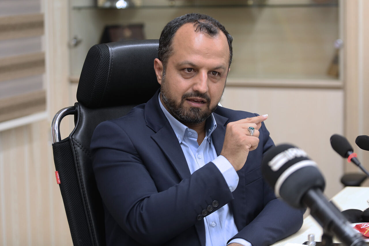 تک‌نرخی‌کردن ارز در شرایط تحریم میسر نیست