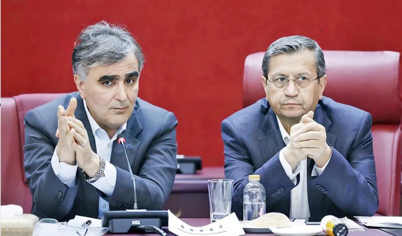 روایت ۹۴ ماه نوسان دلار/ کدام رئیس کل موفق‌تر بود؟